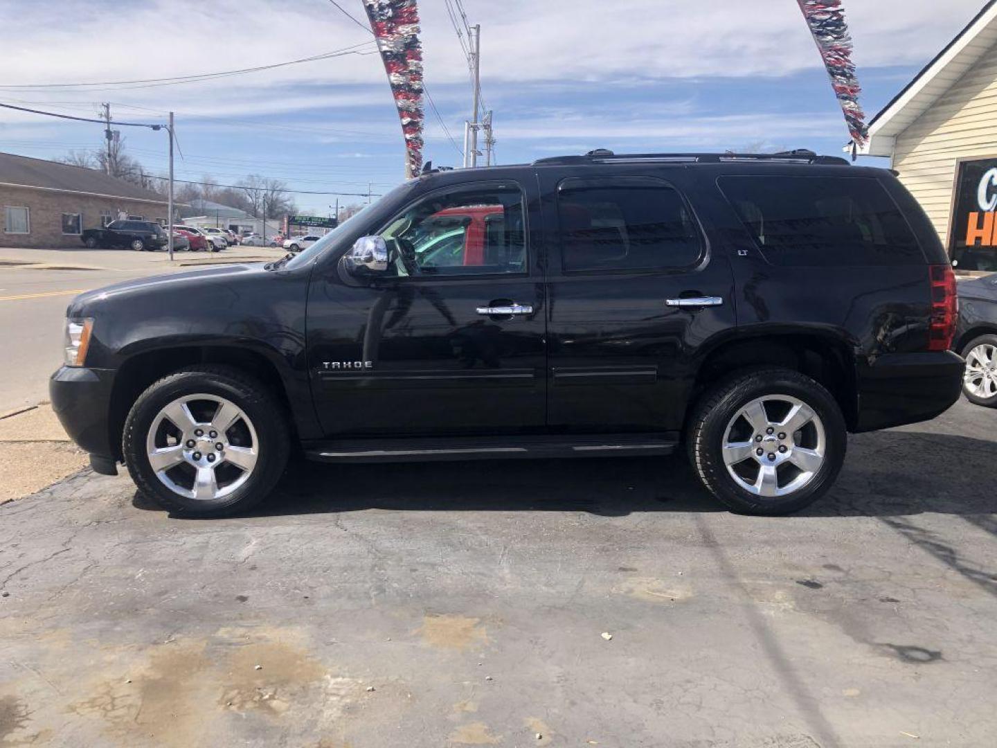 2013 BLACK CHEVROLET TAHOE 1500 LT (1GNSKBE07DR) with an 5.3L engine, Automatic transmission, located at 1056 E Riverside Dr, Evansville, IN, 47714, (812) 423-7026, 37.953491, -87.546654 - Photo#0