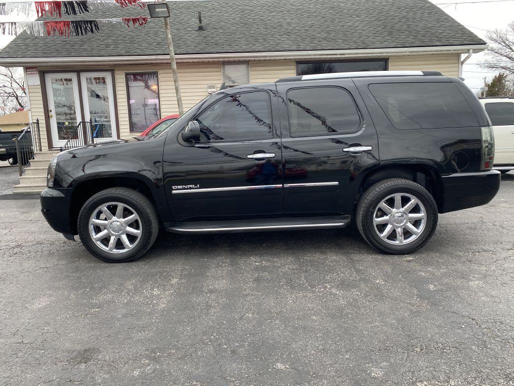 photo of 2009 GMC YUKON 4DR