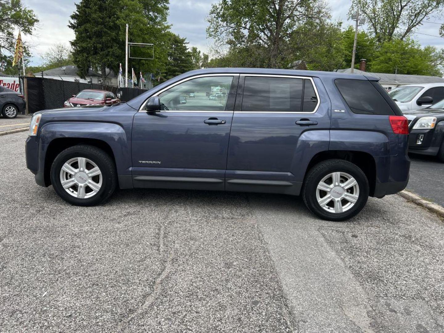 2014 BLUE GMC TERRAIN SLE (2GKALMEK4E6) with an 2.4L engine, Automatic transmission, located at 1056 E Riverside Dr, Evansville, IN, 47714, (812) 423-7026, 37.953491, -87.546654 - Photo#0