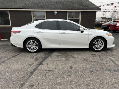 2019 TOYOTA CAMRY 4DR