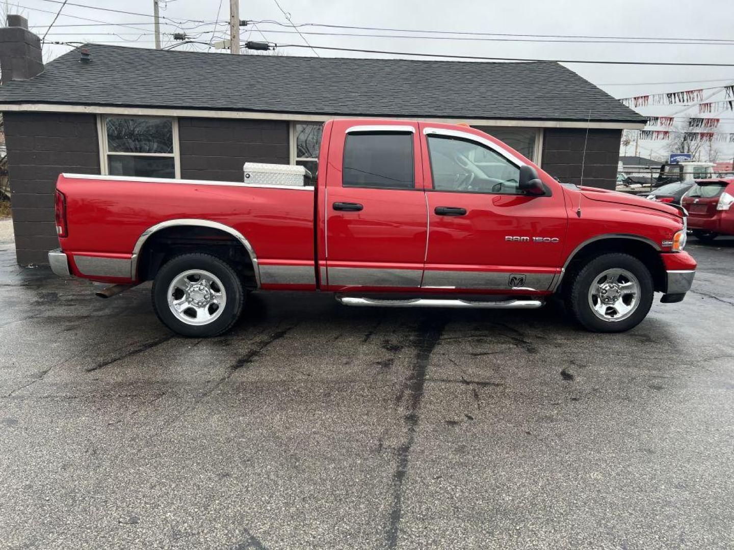 2003 RED DODGE RAM 1500 ST (1D7HA18DX3J) with an 5.7L engine, Automatic transmission, located at 1056 E Riverside Dr, Evansville, IN, 47714, (812) 423-7026, 37.953491, -87.546654 - Photo#0