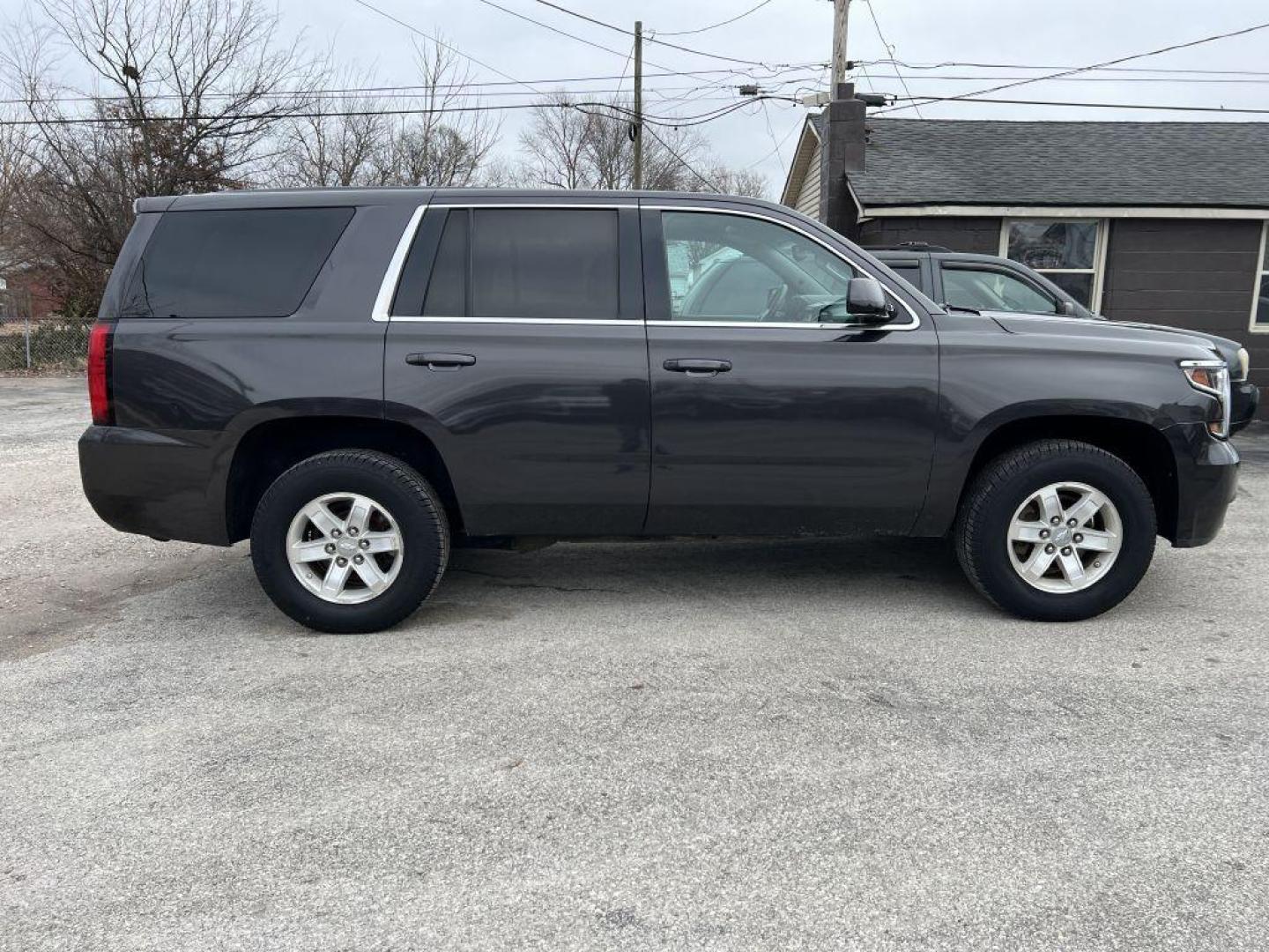 2015 GRAY CHEVROLET TAHOE POLICE (1GNSK2EC6FR) with an 5.3L engine, Automatic transmission, located at 1056 E Riverside Dr, Evansville, IN, 47714, (812) 423-7026, 37.953491, -87.546654 - Photo#0