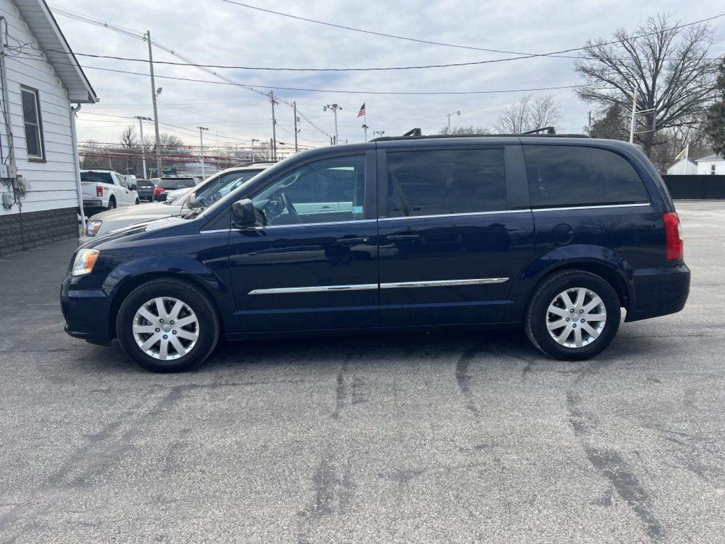 2014 BLUE CHRYSLER TOWN and COUNTRY TOURING (2C4RC1BG9ER) with an 3.6L engine, Automatic transmission, located at 1056 E Riverside Dr, Evansville, IN, 47714, (812) 423-7026, 37.953491, -87.546654 - Photo#0