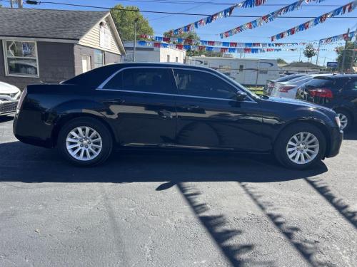 2013 CHRYSLER 300 4dr