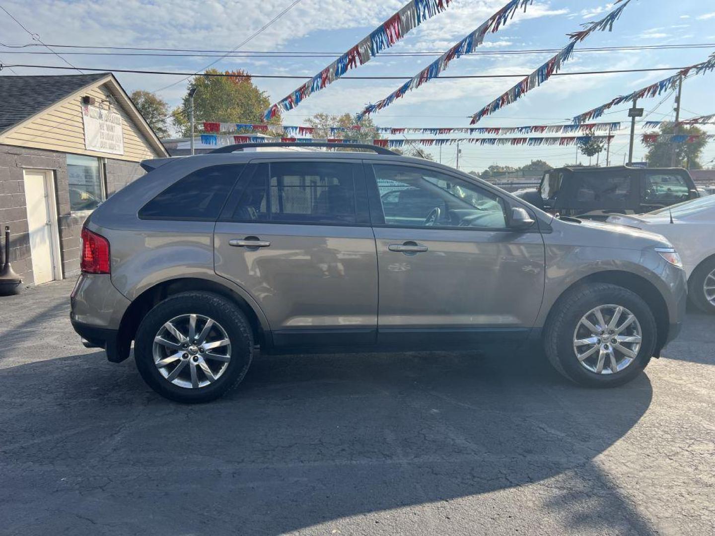 2013 GRAY FORD EDGE SEL (2FMDK3JC2DB) with an 3.5L engine, Automatic transmission, located at 1056 E Riverside Dr, Evansville, IN, 47714, (812) 423-7026, 37.953491, -87.546654 - Photo#0