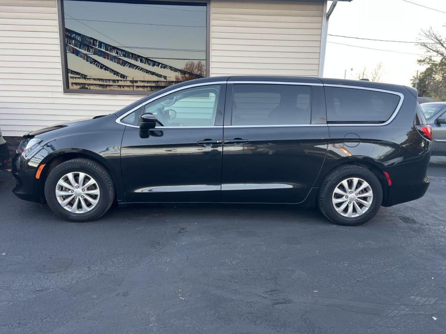 2017 BLACK CHRYSLER PACIFICA TOURING (2C4RC1DGXHR) with an 3.6L engine, Automatic transmission, located at 1056 E Riverside Dr, Evansville, IN, 47714, (812) 423-7026, 37.953491, -87.546654 - Photo#0